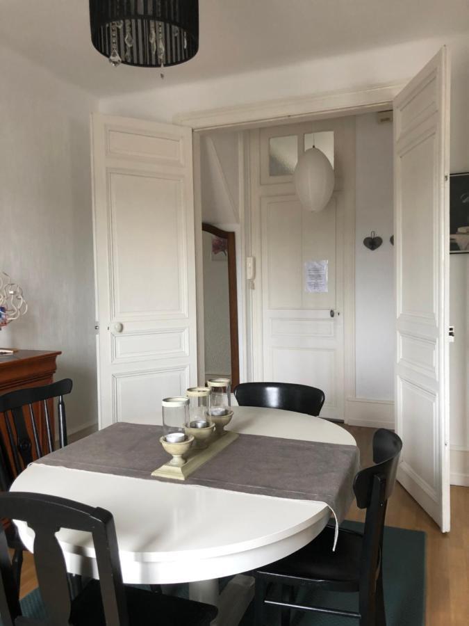 Appartement dans maison de caractère avec sauna Carignan Extérieur photo