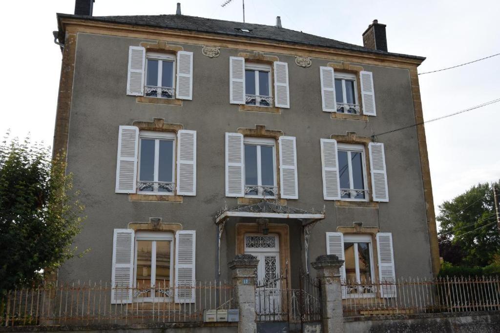 Appartement dans maison de caractère avec sauna Carignan Extérieur photo
