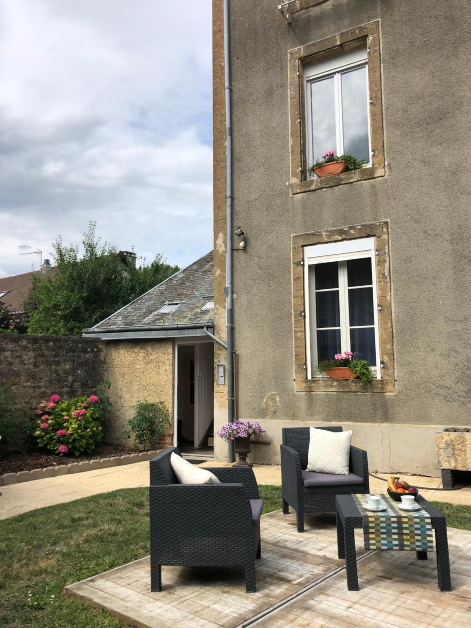 Appartement dans maison de caractère avec sauna Carignan Extérieur photo