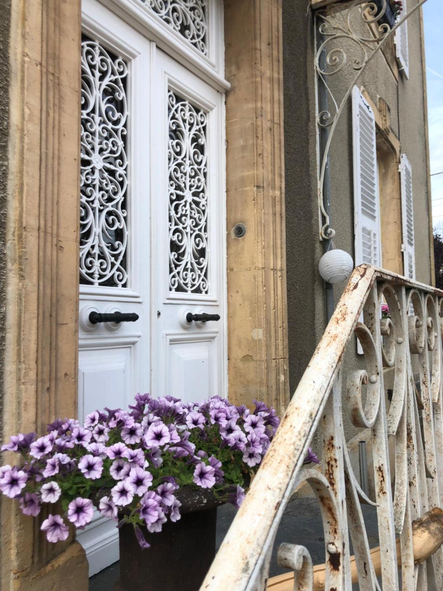 Appartement dans maison de caractère avec sauna Carignan Extérieur photo